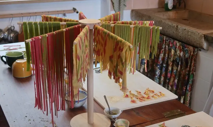 Private Home-Made Pasta Cooking Class in Pisa.