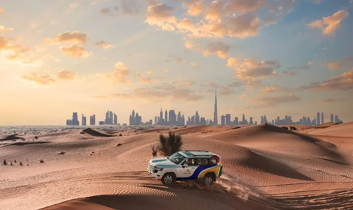 Dubai Red Dunes Safari: Dune Bashing, Camel Ride & Breakfast