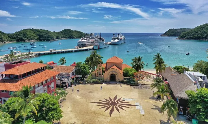 Huatulco Town Tour with Certified Guide