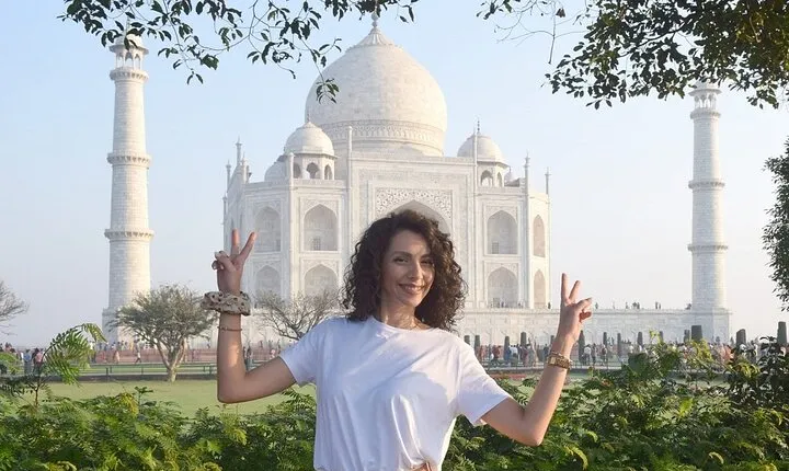  Taj Mahal Sunrise Day-Trip with Breakfast at Oberoi trident