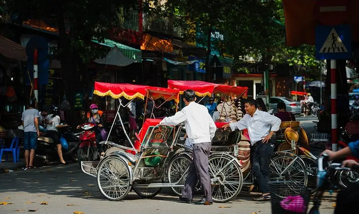 Private Tour: Hanoi Highlights full day trip Rickshaw included