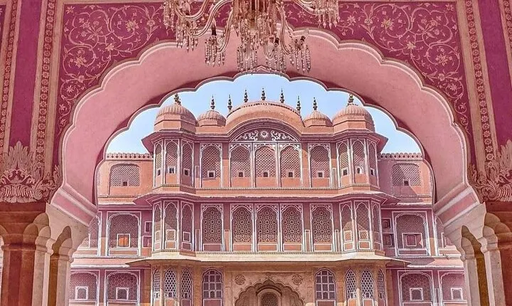 3 Days: Jaipur & Agra Tour With Drop at Delhi with 5 Star Hotels