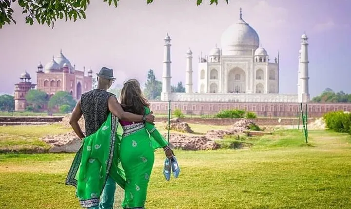 From Delhi: Taj Mahal Sunrise, Baby Taj and Agra Fort Day Tour 