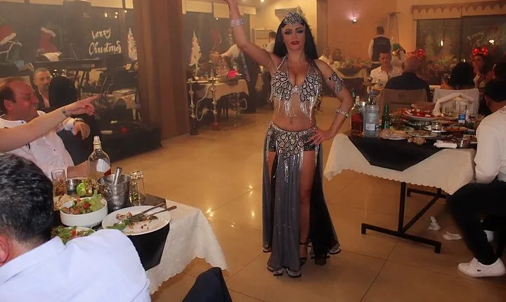2 Hour Cairo Dinner Cruise on Nile river with live band