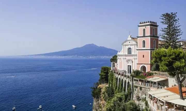 Private Tour of Pompeii, Sorrento and Positano from Naples