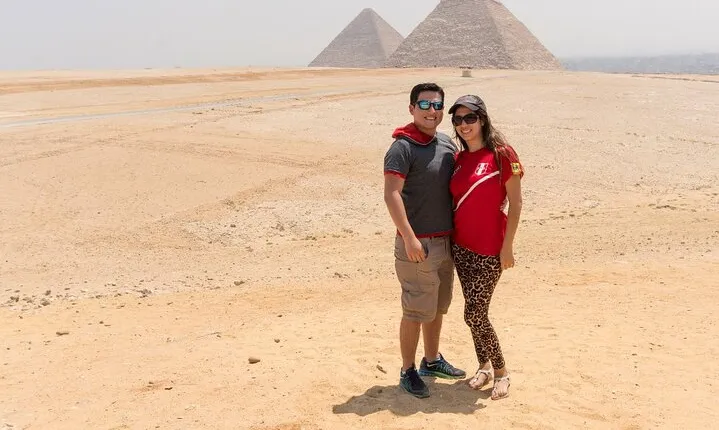 Private Half Day Tour to Pyramids of Giza and Sphinx & Lunch