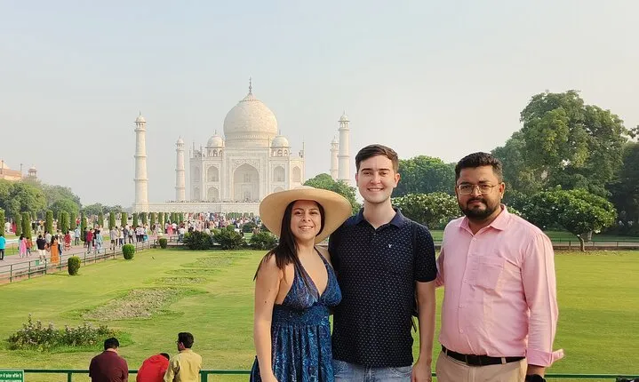 Full-Day Private Tour to Taj Mahal and Agra from Delhi