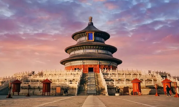 Private Tour: Temple of Heaven with Roast Duck and Acrobatic show