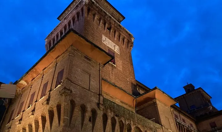 Private Ferrara Tour of City Highlights by Night