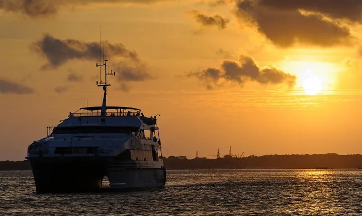 Bali Hai Cruise: Sunset Dinner Cruise Activity(FUN TRIPS)