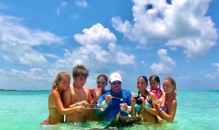 Private Sightseeing Tour in Nassau with Lunch