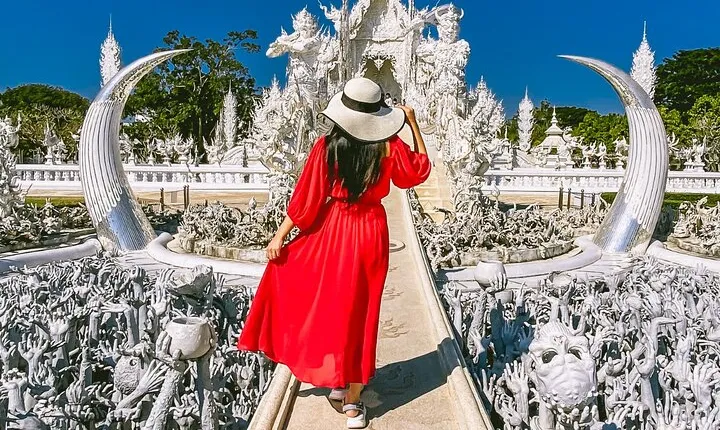 Chiang Mai to Chiang Rai Visit the White, Blue, and Red Temples