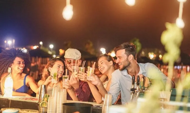Self-Guided Scavenger Hunt: Sixth Street Spree Austin Bar Crawl