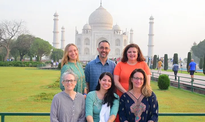 Taj Mahal Entrance Ticket with Including Private Guide