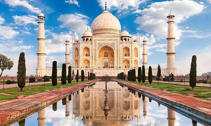 Full-Day Taj Mahal Agra Tour from Bangalore with Return Flight