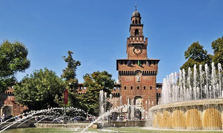 Milan Sightseeing Walking Tour for Kids and Families with Local Guide