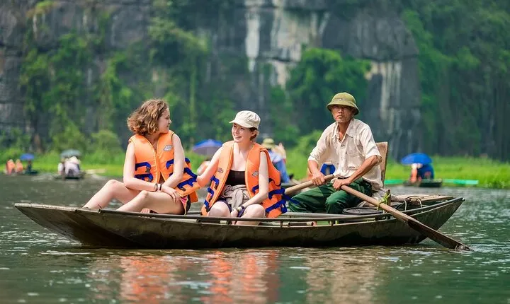 Ninh Binh Full Day Tour visit Hoa Lu & Tam Coc with Boat & Bike