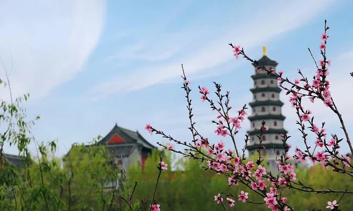 Simatai Great Wall and Gubei Water Town Trip with English speaking driver