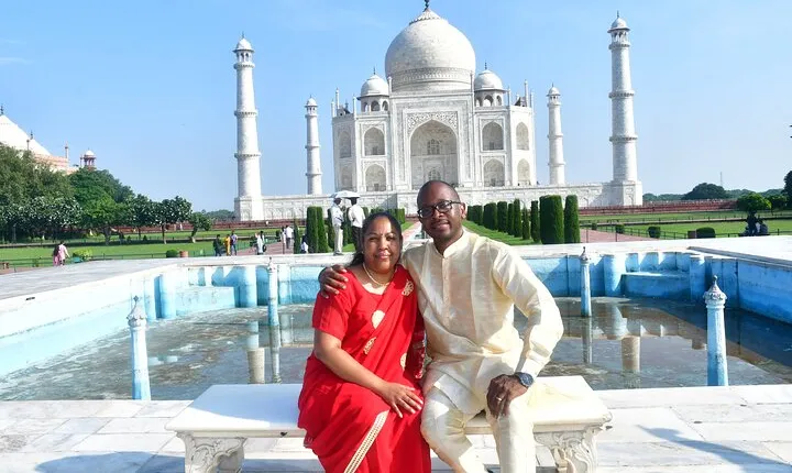 From Delhi: Taj Mahal & and Agra Private Day Tour With Transfers