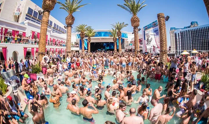 Las Vegas Pool Crawl with Party Bus & Free Drinks