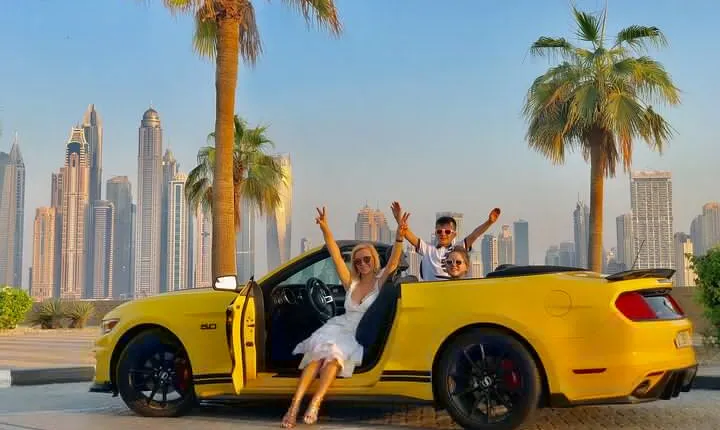 Dubai Cabrio Tour: Guided Tour of Top Sights in a Convertible Car