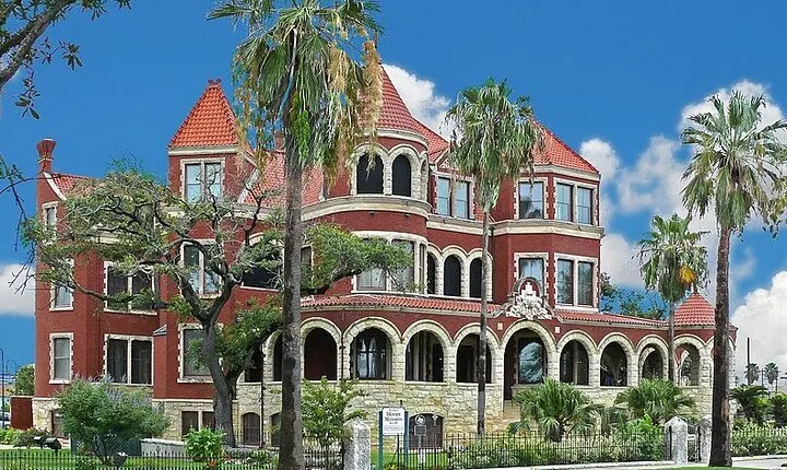 Galveston Mansions and Murder Walking Tour