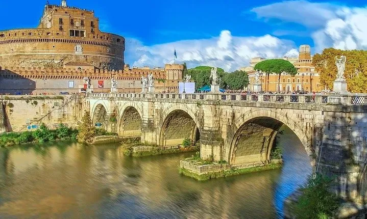  Guided tour “Love stories of Vatican”