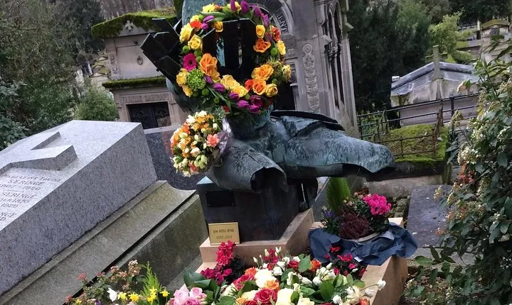 Bundle of Père Lachaise Cemetery: Self-Guided Audio Tours