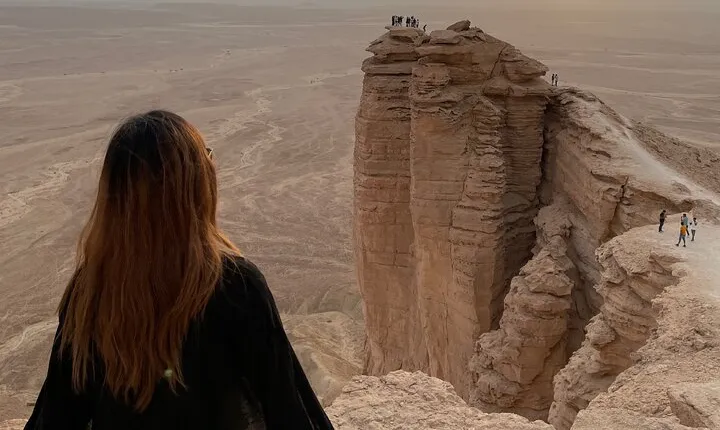 Edge Of The World Hike with 4x4 vehicle, camels, and stargazing