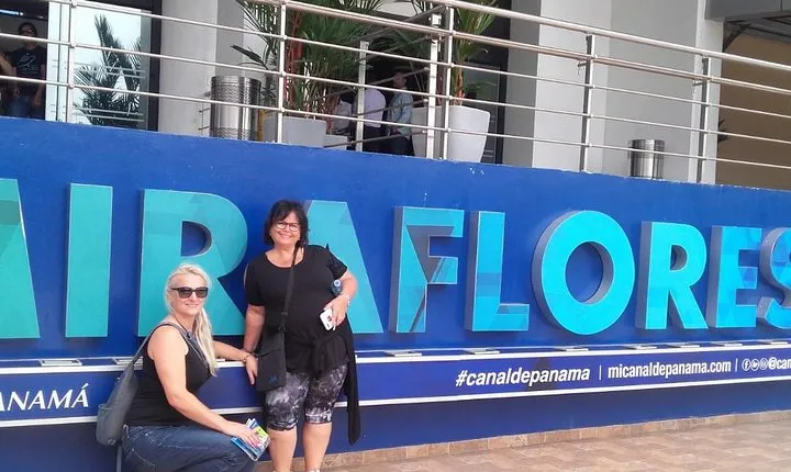 Visit Miraflores Locks and Casco Antiguo