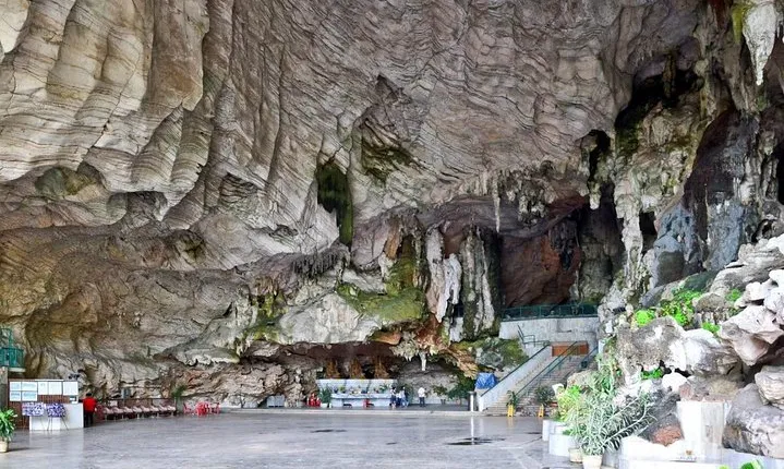 Ipoh Heritage, Caves And Cave Temple Tour