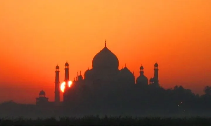 Private Agra Day Tour: Taj Mahal, Agra Fort and Heritage Walk - Village walk