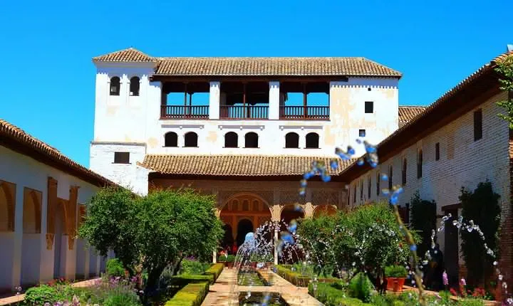 Andalusia 5-Day Guided Tour from Madrid via Cordoba