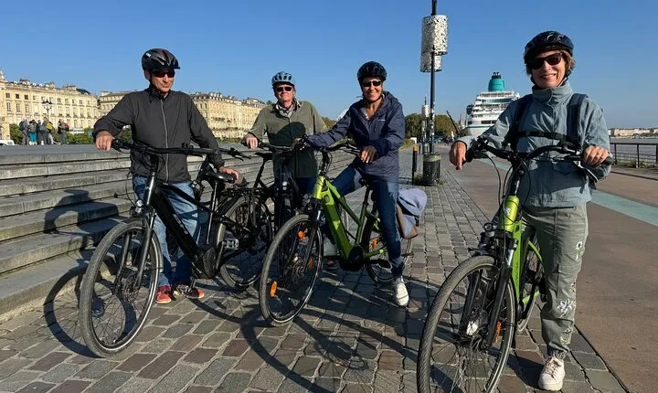 3-Hour E-Bike Immersive Tour of Bordeaux - English Tour