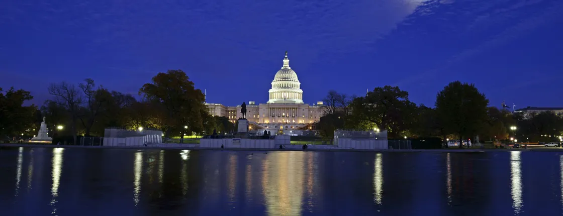 Tour of Washington's National Mall at night by electric car