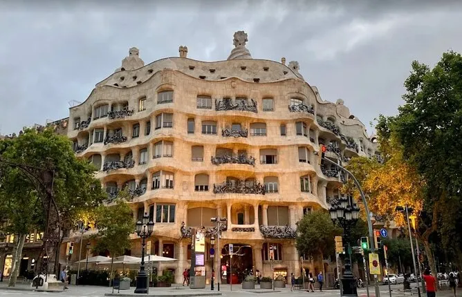 Tour por el Barrio de Gràcia