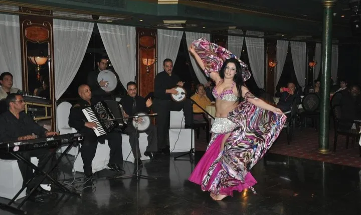 5 Stars Nile Dinner Cruise with Live Show include Transportation 