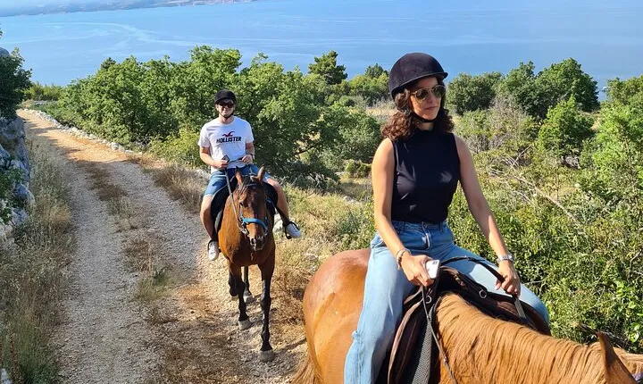 Ranch 22 Podstrana, " Horse riding 12 km from SPLIT "