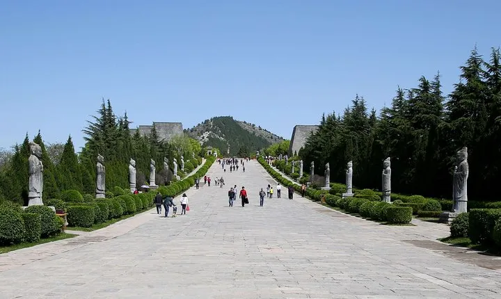 Classic Han Dynasty & Tang Dynasty Private Day Tour from Xian including Lunch