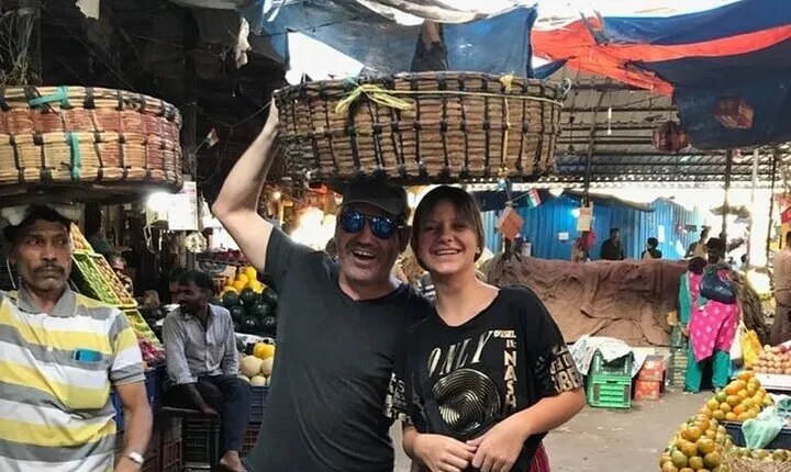 Mumbai Street Food Private Tour with Local Guide