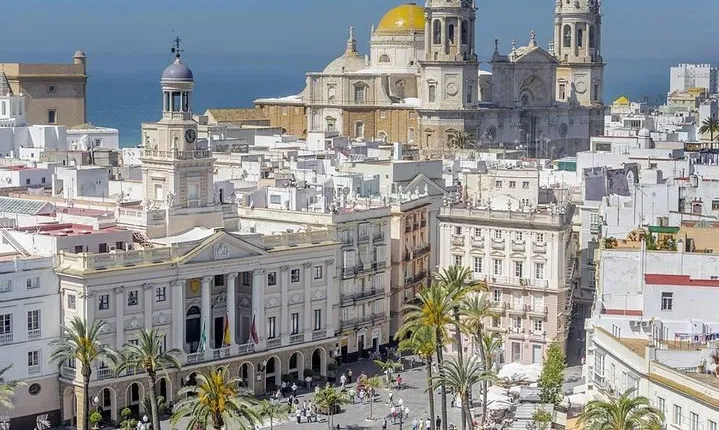 3-Hour Private Gastronomic and Cultural Cadiz Walking Tour