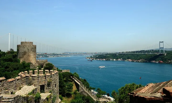 Luxury Yacht Bosphorus Cruise with Stop in Asia - Guide Included