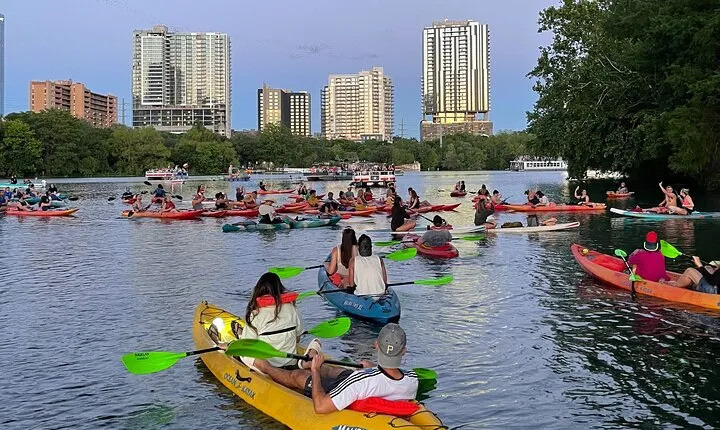 Downtown Austin Sunset Kayak Tour with 1.5 Million Bats