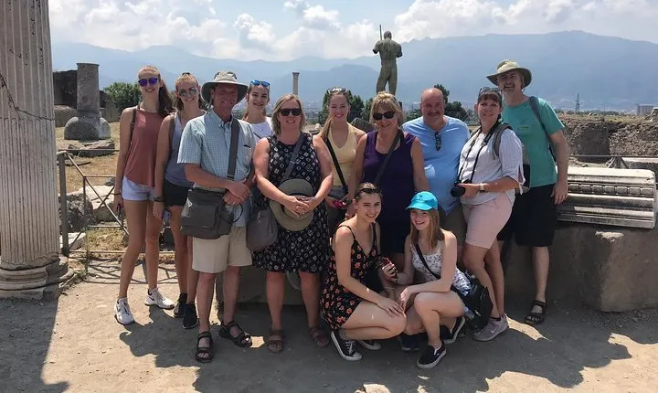 Rome to Pompeii Private Guided Tour with Hotel Pick-up & Skip the Line Tickets 