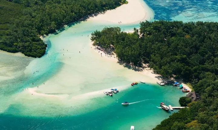 TAXI ONLY to DOLPHIN OR ILE AUX CERFS PARADISE ISLAND MAURITIUS