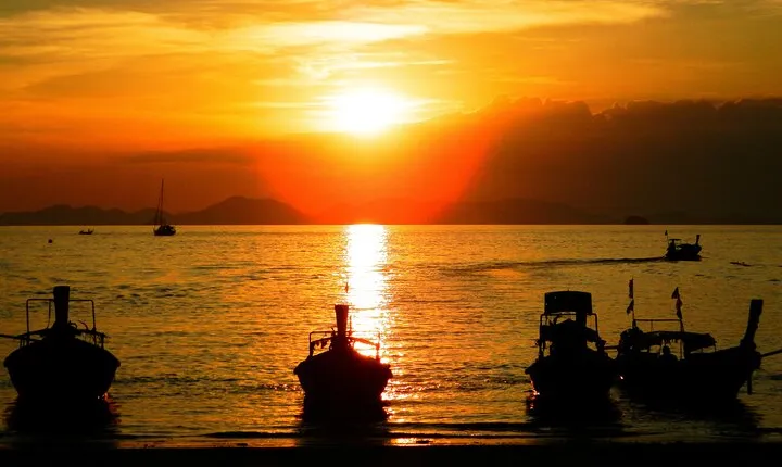 7 Islands Sunset Tour with Buffet Dinner & Night Snorkeling