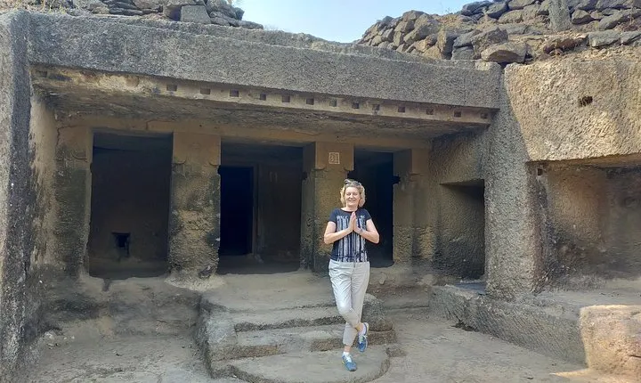 North Mumbai City with Kanheri Cave Tour in Private Vehicle