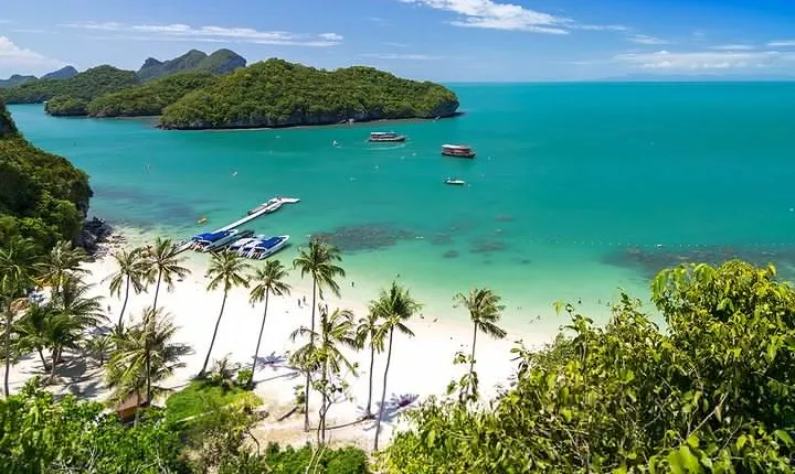 Snorkeling and Kayaking Tour at Angthong Marine Park by Speedboat from Koh Samui