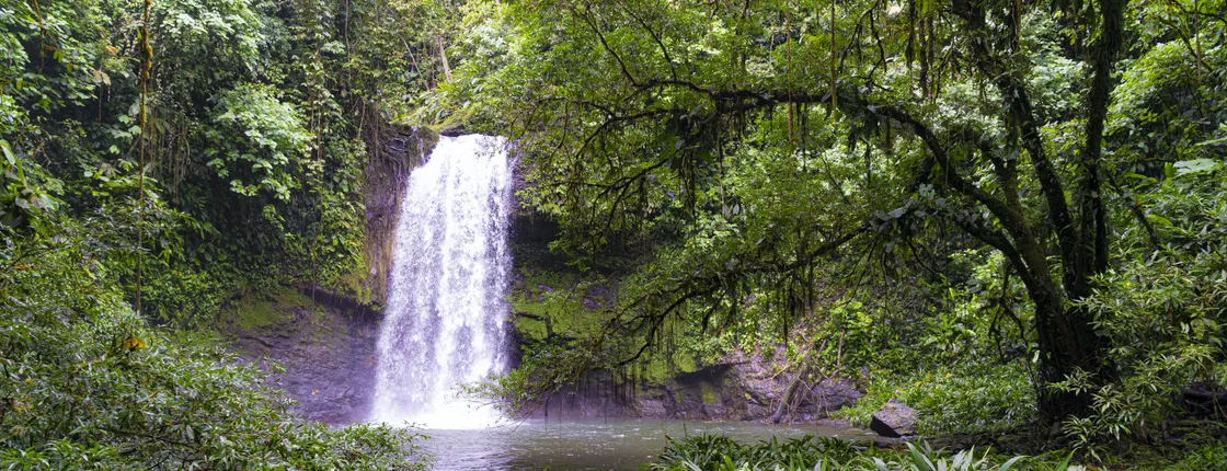 Bucay waterfalls hiking tour
