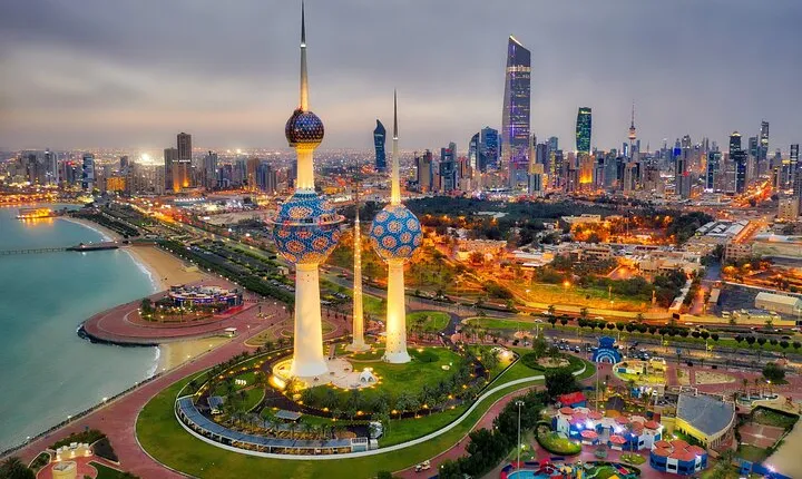 Custom Private Kuwait Sightseeing Trip with local guide